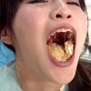 可愛い女の子が噛んでグチャグチャになった唾液チキンを披露する咀嚼フェチ動画